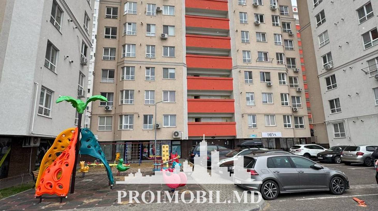 https://images.proimobil.md/DzPSqBXChg8jqBT4xrUBsW9UFvz8eNC2nARBUXlPVjo/watermark:0.75:so:0:30:0.39/resize:fill:1460:816:1/gravity:ce/bG9jYWw6Ly8vZXN0YXRlL2xyLzgyOGEwYjM1LWYwNDYtNDUzYS1hZTExLTAyMDkxNmI0NWM0Yi5qcGVn