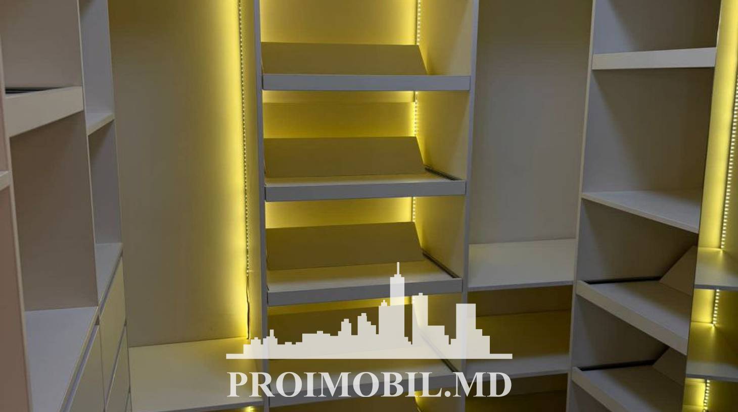https://images.proimobil.md/E-IKOZaqJLWz7LDWZI_TfsS2r8EOGuUOhJcYP3QoeHk/watermark:0.75:so:0:30:0.39/resize:fill:1460:816:1/gravity:ce/bG9jYWw6Ly8vZXN0YXRlL2xyLzA5ZTg5MDMzLWJiODctNDQ3Ny04Y2Q1LWM4YjAwOTQ2ODNhZC5qcGVn