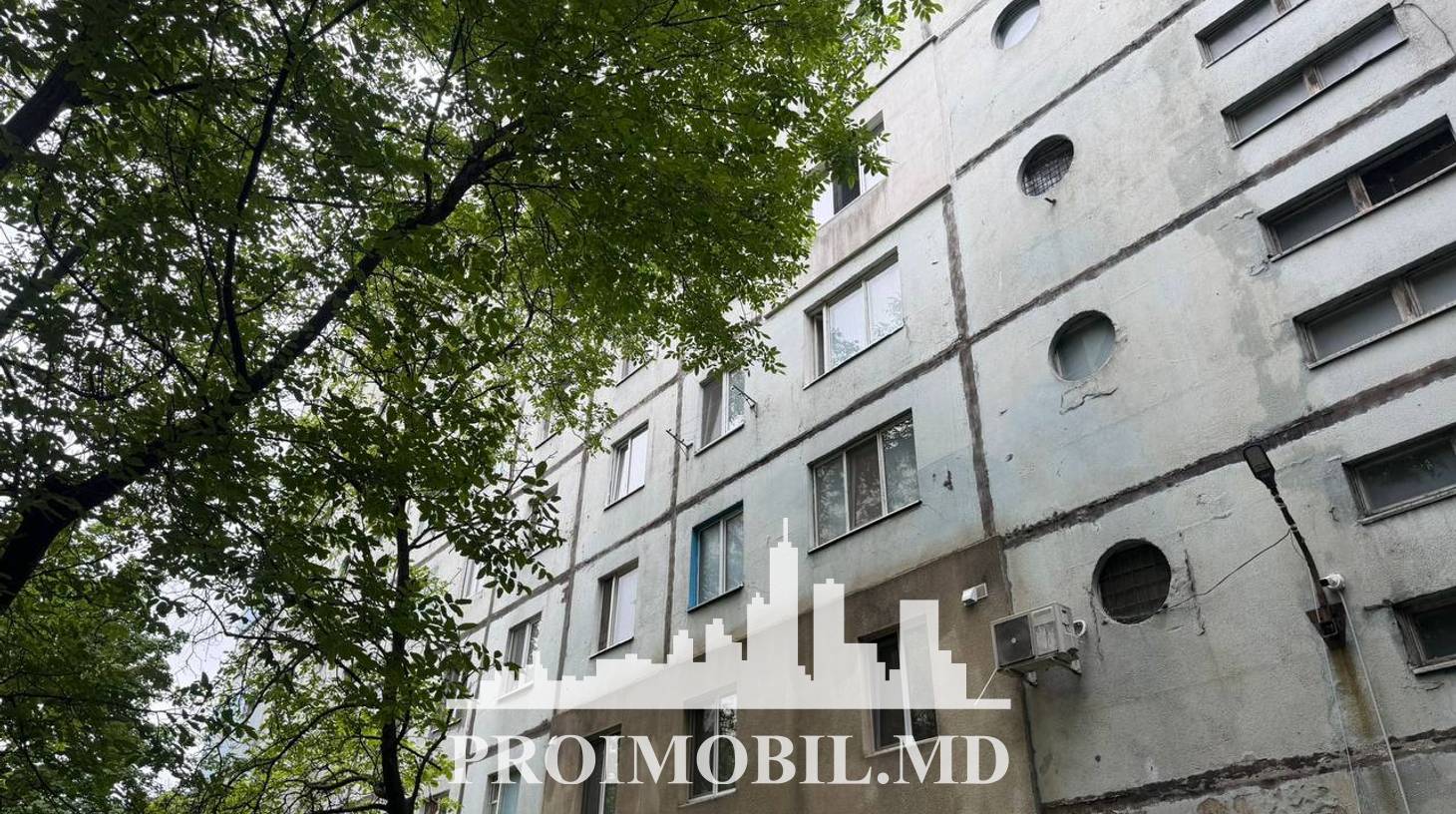 https://images.proimobil.md/E-JjlVcNjdmqdbA4d91yFoNBjhe78SDF--ntyOD_Dq8/watermark:0.75:so:0:30:0.39/resize:fill:1460:816:1/gravity:ce/bG9jYWw6Ly8vZXN0YXRlL2xyLzczN2QzMjljLTg3YzYtNDFkYi1hNjQzLTgzZTg5NTYzZGJjYy5qcGVn