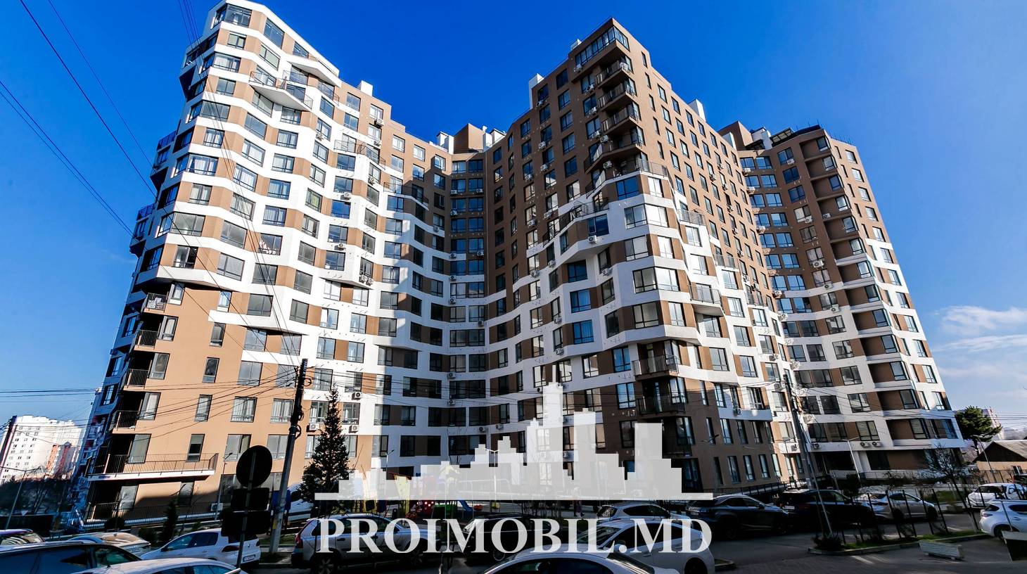 https://images.proimobil.md/E-qn2sFH9IByFPbvUXEMmIJTE0iarE8S7ASmJgUnOn0/watermark:0.75:so:0:30:0.39/resize:fill:1460:816:1/gravity:ce/bG9jYWw6Ly8vZXN0YXRlL2xyLzliY2I1N2U4LTMyYWMtNDE2MS1iODM0LTkwYTA0NWIxNjQ3OC5qcGVn