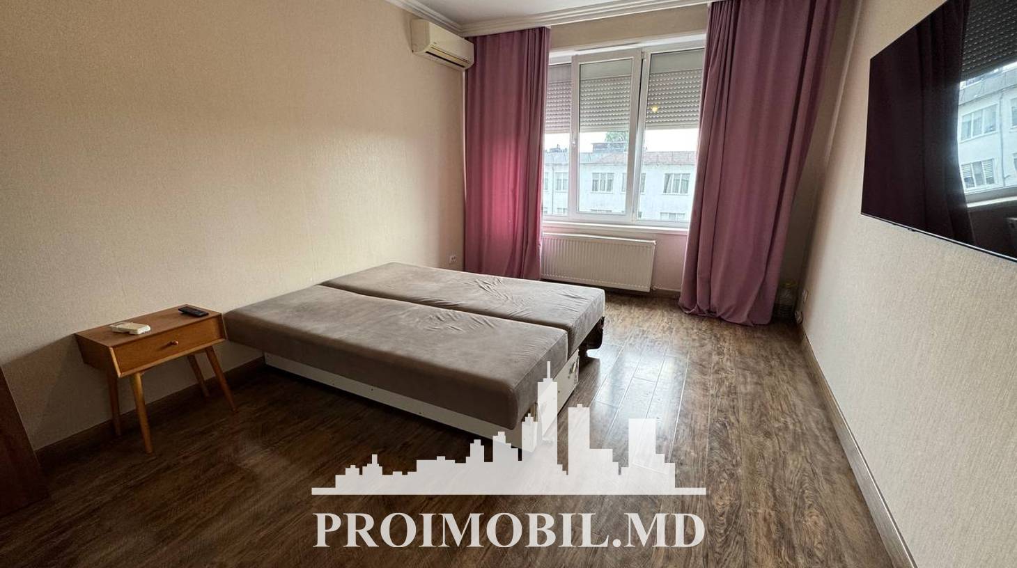 https://images.proimobil.md/E0ZkMC1i9cGAGUv1DkBjyJurB_DNIym5yroPS7bPoQQ/watermark:0.75:so:0:30:0.39/resize:fill:1460:816:1/gravity:ce/bG9jYWw6Ly8vZXN0YXRlL2xyL2MwOWJiOWIyLTM5MWMtNDBhMS05ODdhLTJjZGM5N2NkN2NmOC5qcGVn