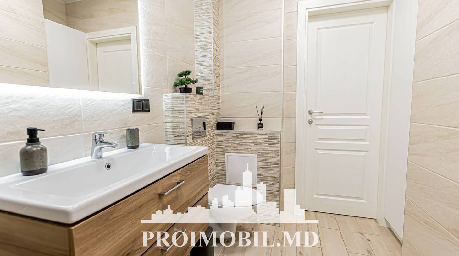 https://images.proimobil.md/E1IJpqFykcbopOhNdnSbMjqySuxwO0g9h_ievwD37ag/watermark:0.75:so:0:30:0.39/resize:fill:1460:816:1/gravity:ce/bG9jYWw6Ly8vZXN0YXRlL2xyL2E0MWEwZWM0LWI0YWItNDZiYS1hNTUyLThmYjRlZjliMTljYi5qcGVn