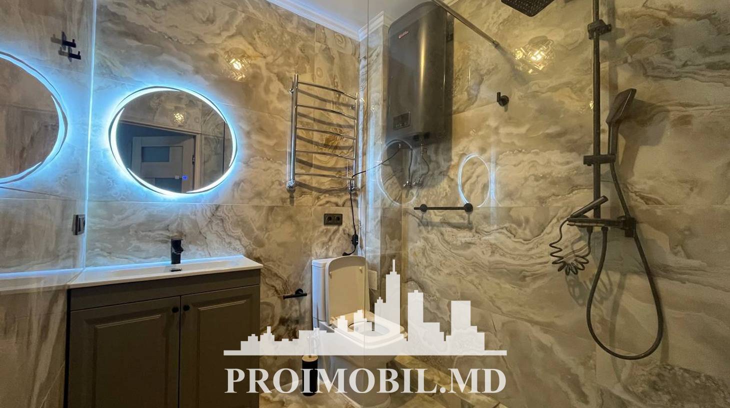 https://images.proimobil.md/E1zTGfbwMc9C9pIXWMZOd-_L9-fnfedEvkrpeCznMRg/watermark:0.75:so:0:30:0.39/resize:fill:1460:816:1/gravity:ce/bG9jYWw6Ly8vZXN0YXRlL2xyL2M3YjlhNDdkLWUzNjEtNGIzYS05MzBlLTY4MjhiMDkwMGJjZC5qcGVn