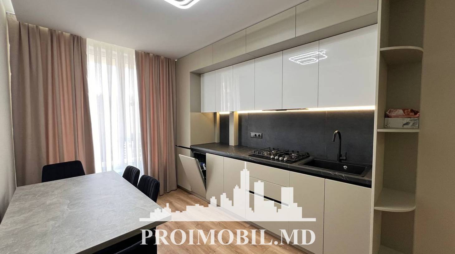 https://images.proimobil.md/E2KGqgLYM37X0i88RVbgT5nA6DWdbdYpJYNAYAgex5U/watermark:0.75:so:0:30:0.39/resize:fill:1460:816:1/gravity:ce/bG9jYWw6Ly8vZXN0YXRlL2xyLzg5MzRmODdiLWIzN2YtNGFiZC05M2MwLTgyNDMzMjExZTI4Ny5qcGVn