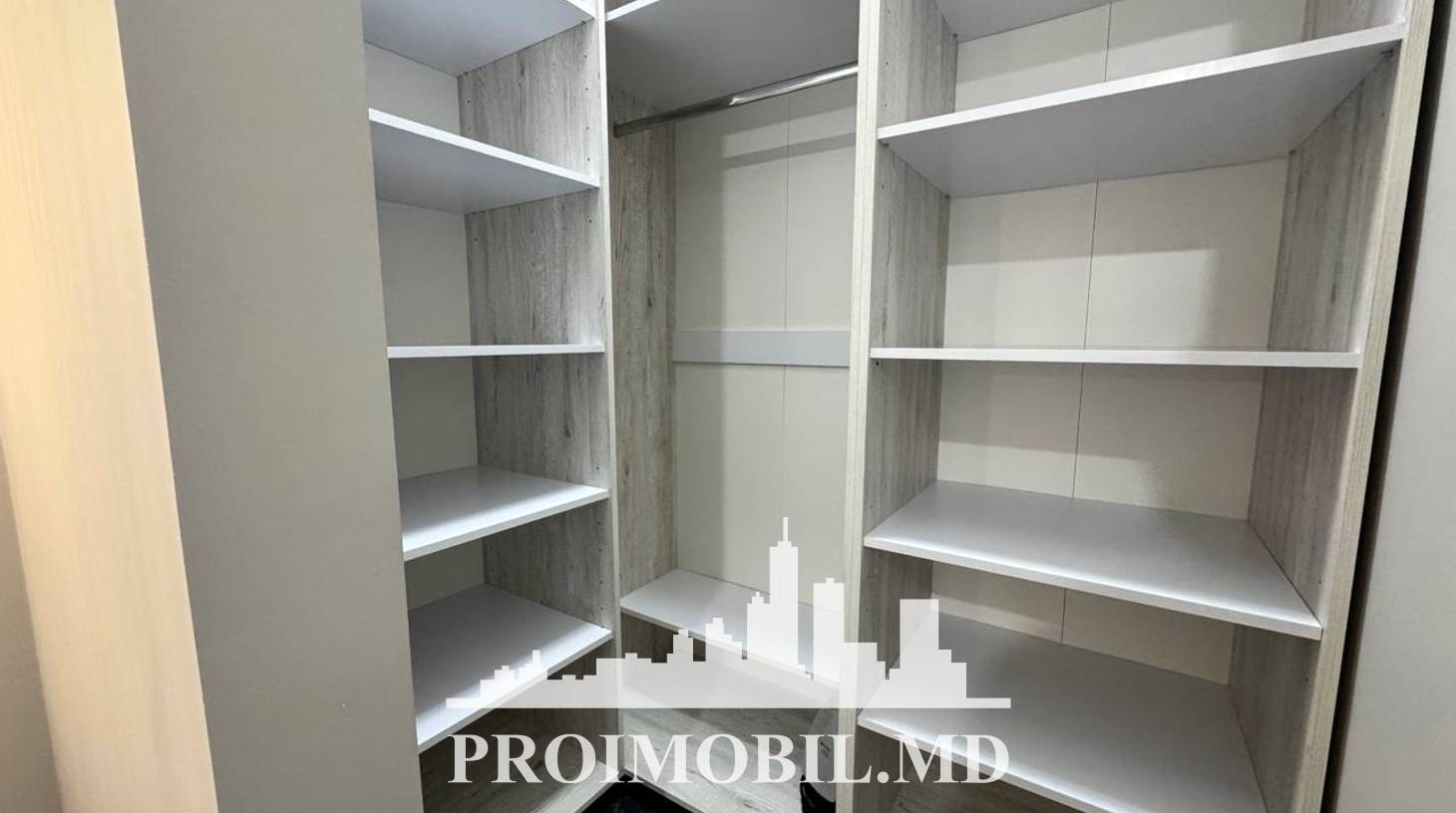 https://images.proimobil.md/E44HveeC-67Ue9C8o9PRtJVrN-nF_R_GWK82DeE5ha0/watermark:0.75:so:0:30:0.39/resize:fill:1460:816:1/gravity:ce/bG9jYWw6Ly8vZXN0YXRlL2xyLzJlN2NmOTI1LTk3YjItNDI5MC1hNjEwLTNjNTc4ZTExNzZmYi5qcGVn