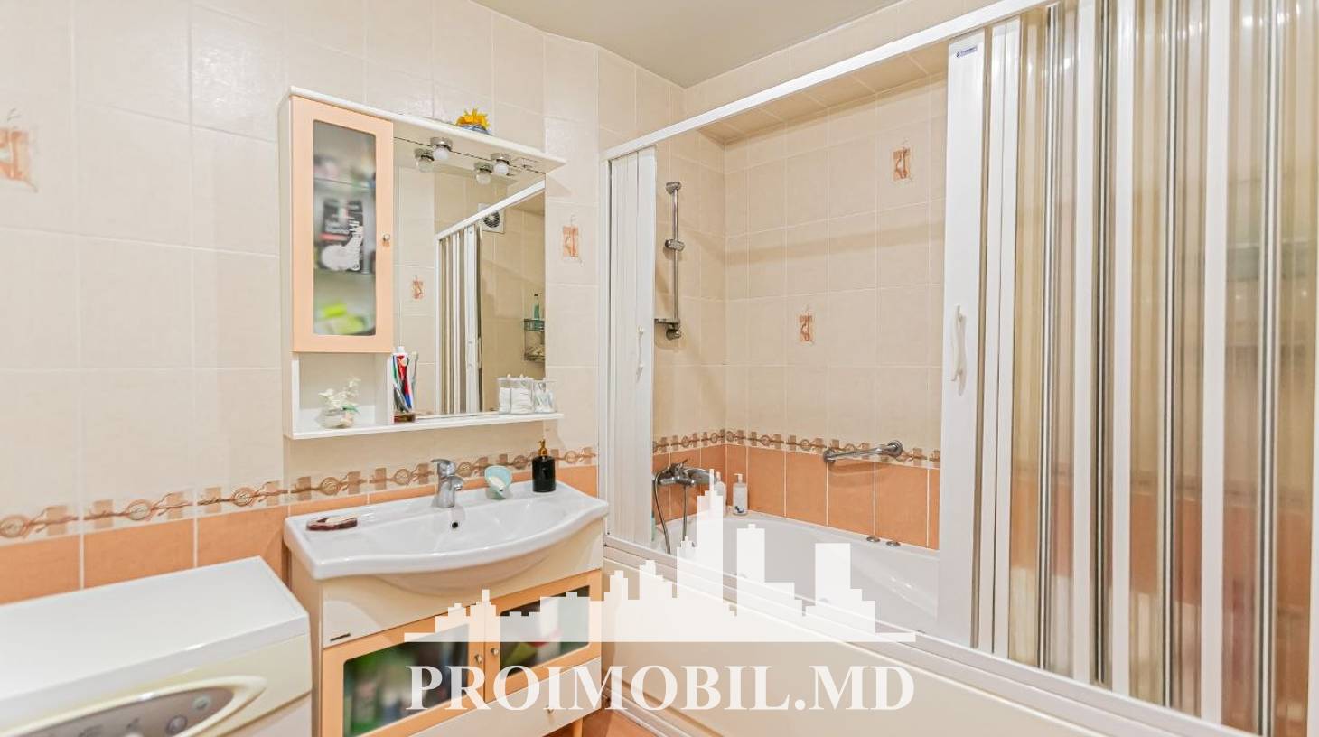 https://images.proimobil.md/E4Vq7L3_tbZeUFzfpMy70nYkfAXS-sLv14K6egXABpM/watermark:0.75:so:0:30:0.39/resize:fill:1460:816:1/gravity:ce/bG9jYWw6Ly8vZXN0YXRlL2xyLzZlMTAwMjJmLTM1NWItNGM5NC05ODRkLWZjYWMyNGE1MDNlNC5qcGVn