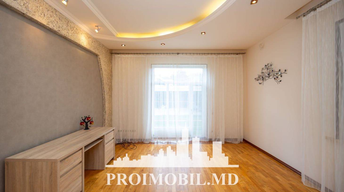https://images.proimobil.md/E4YRLaKCLnSuxjLzb206O0gM34EX94Ygzt-gZ2AuSXA/watermark:0.75:so:0:30:0.39/resize:fill:1460:816:1/gravity:ce/bG9jYWw6Ly8vZXN0YXRlL2xyLzdiMmQ1NjM4LWUyZDAtNGQ1Zi1hZGE2LTY2ZTM1YTg3MzhlOS5qcGVn