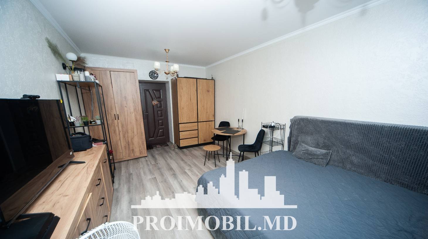https://images.proimobil.md/E57jYJmPMf8svr3XopQepANx4vzzbLEJYyX2kvApUjw/watermark:0.75:so:0:30:0.39/resize:fill:1460:816:1/gravity:ce/bG9jYWw6Ly8vZXN0YXRlL2xyL2UyYjIxMGI0LWNhZWYtNDU0NS1hNGEwLWY5Y2UyN2UzMWVlMS5qcGVn