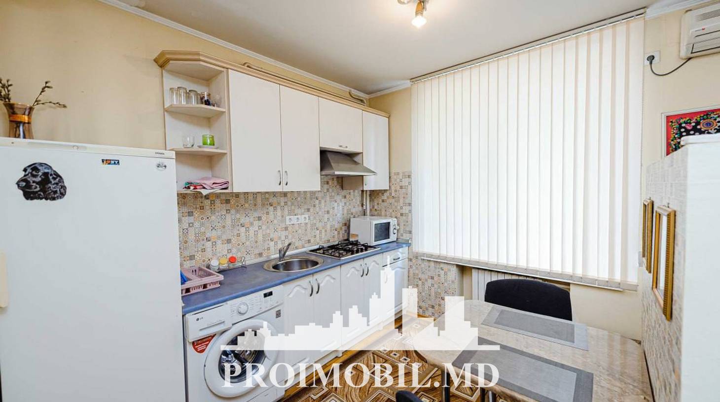 https://images.proimobil.md/E7-KffvAswS04Q75tFjZ1YnxLvNknt2qwMvnk93CZyo/watermark:0.75:so:0:30:0.39/resize:fill:1460:816:1/gravity:ce/bG9jYWw6Ly8vZXN0YXRlL2xyL2ZjOTQ2MzZmLTJhNzEtNDQ3Ny1iMDg3LTA0OWRlNTU2OGY5Zi5qcGVn
