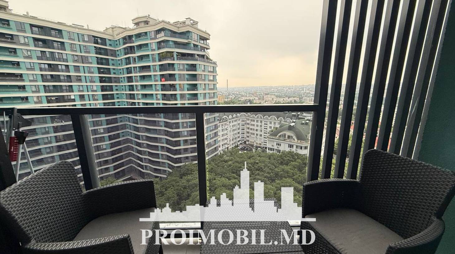 https://images.proimobil.md/E7y8xu07hd95824I-qB3o2y3lA3AdL7QFecle8jwswE/watermark:0.75:so:0:30:0.39/resize:fill:1460:816:1/gravity:ce/bG9jYWw6Ly8vZXN0YXRlL2xyL2RiMGYyMDQzLWUxZjktNDAwOS05ZDQ3LTMxZmQ3MGM1NDU0NC5qcGVn