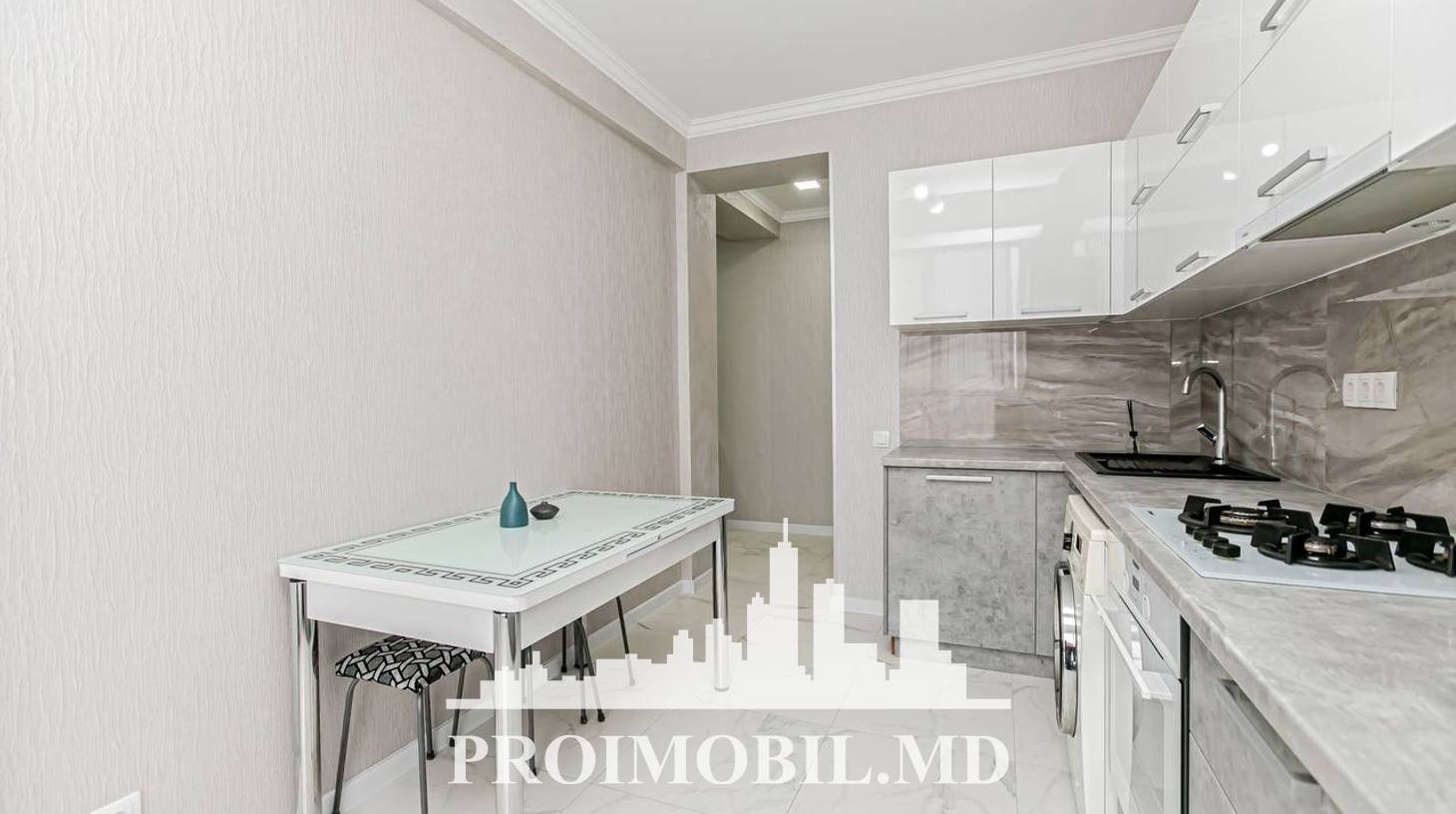 https://images.proimobil.md/EDSrJdbw9wsOST0h7-qz7ykykEY5BKw-AYa3xvgV8uw/watermark:0.75:so:0:30:0.39/resize:fill:1460:816:1/gravity:ce/bG9jYWw6Ly8vZXN0YXRlL2xyLzZkNWVkMWY2LTU0ZGQtNDgzYS1iMmNiLTAzZjMzYWMzM2U0YS5qcGVn