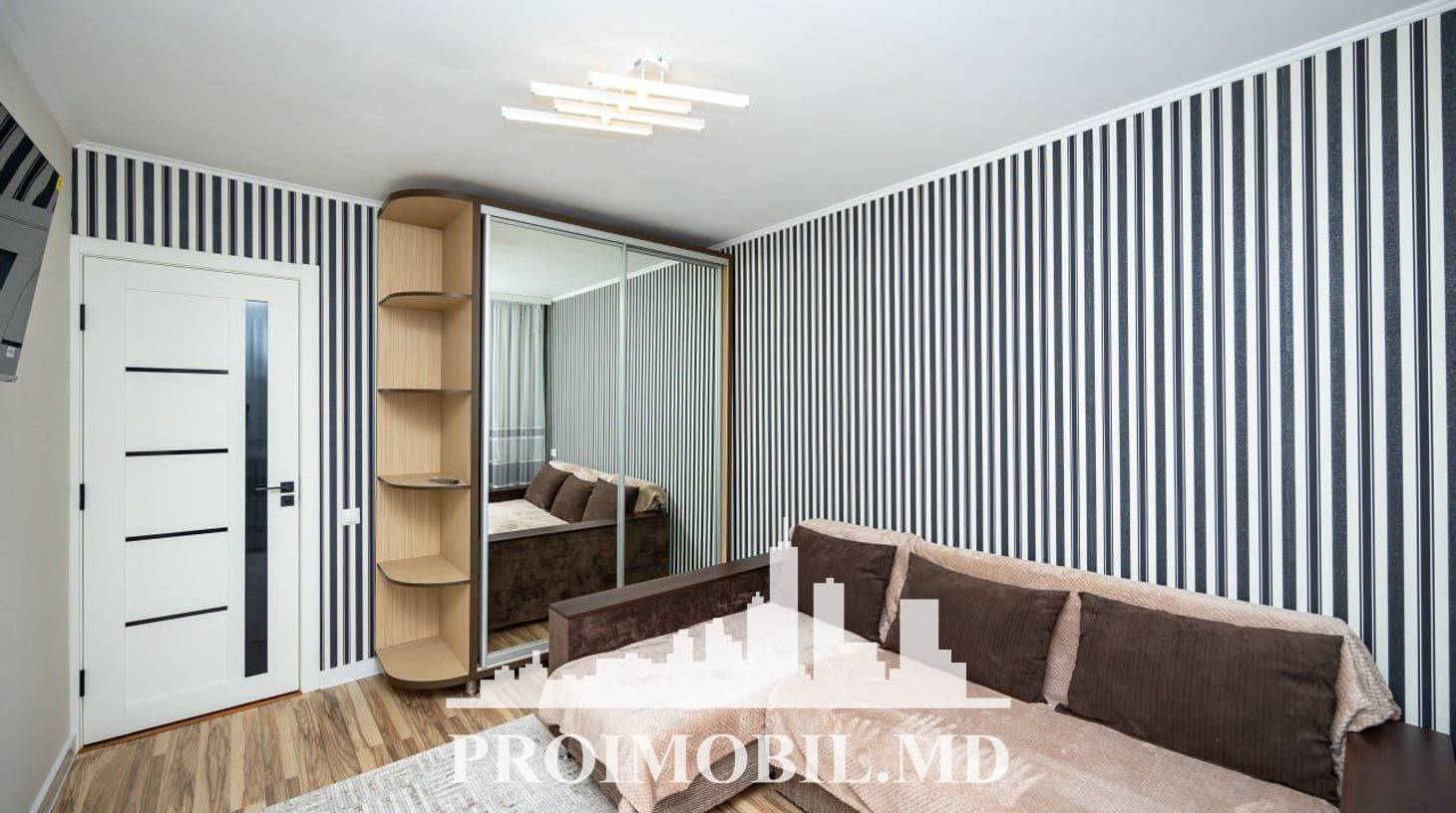 https://images.proimobil.md/EE6CRlsiyMPJVVsSsyz3VJA-MJdUqAAHjrFl_HmDfzg/watermark:0.75:so:0:30:0.39/resize:fill:1460:816:1/gravity:ce/bG9jYWw6Ly8vZXN0YXRlL2xyLzY1MzVhMjg1LTIzMjYtNGJlYy1iNzdlLTI1NzcyMDMwYjllNC5qcGVn