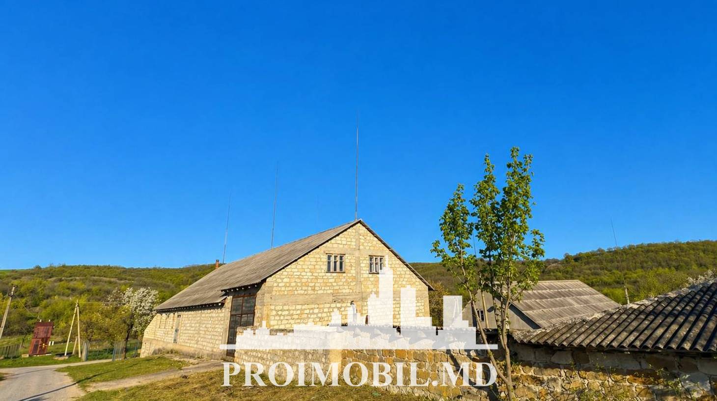 https://images.proimobil.md/EEPJVII5EwRyUUw7157yPM12WAPTzZzHQrxewG8c9ss/watermark:0.75:so:0:30:0.39/resize:fill:1460:816:1/gravity:ce/bG9jYWw6Ly8vZXN0YXRlL2xyLzQxODczZjI0LTRjZTktNDhkOC04Njg2LTNhNDNmNjZkOGEzMi5qcGVn