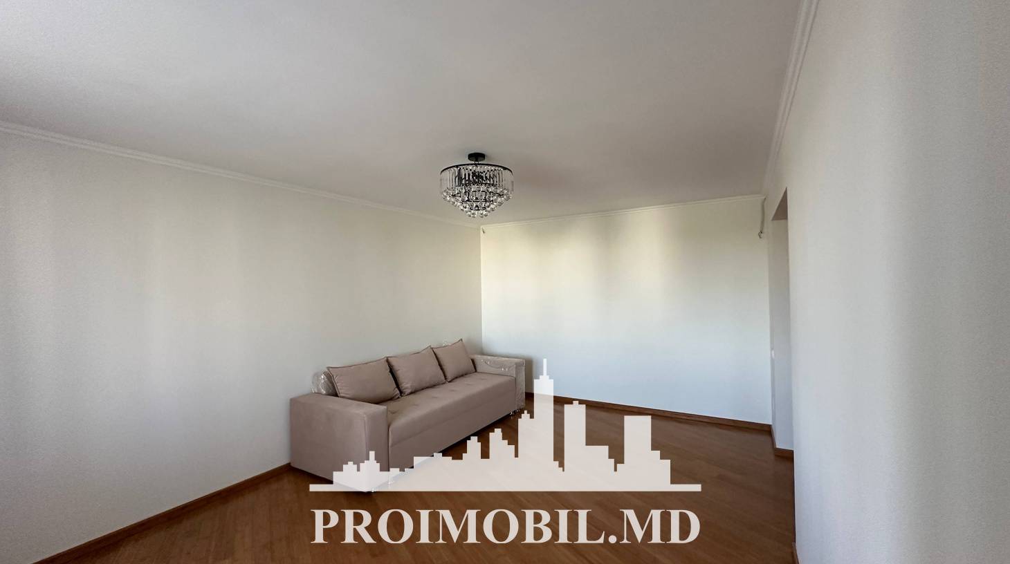 https://images.proimobil.md/EEm-Z4Slh1vbm0_QFjs-PIkYVy5Wo9bujlAkk0nC-sg/watermark:0.75:so:0:30:0.39/resize:fill:1460:816:1/gravity:ce/bG9jYWw6Ly8vZXN0YXRlL2xyL2MxODE4ZjNiLWQ0ODMtNGM2NC04ZWU4LWZiYWQzMzRjMjBkMS5qcGVn