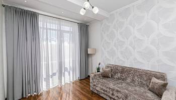 https://images.proimobil.md/EJ8X6aaUk5Rh3yT8Zdum2UA1TziEXxckU6nANbpaUAI/resize:fill:350:198:1/gravity:ce/bG9jYWw6Ly8vZXN0YXRlL2xyL2MzZTZkYmQ1LThkNTQtNDYxZC05NDNkLWFmNzJmNDFjNWNlZC5qcGVn