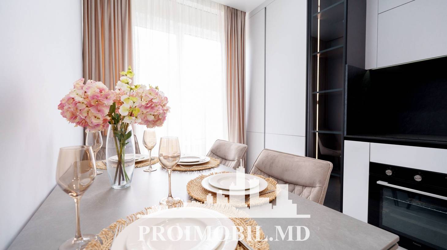 https://images.proimobil.md/EKh_1jxddx_x5azXZS1woKSNgE7FaUO338qLJBXzsug/watermark:0.75:so:0:30:0.39/resize:fill:1460:816:1/gravity:ce/bG9jYWw6Ly8vZXN0YXRlL2xyLzgxOGNiZDJkLWJmMDAtNDk3OS1iMzVmLWRkMDlmOTA5MmVkNC5qcGVn