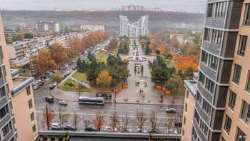 https://images.proimobil.md/ERS7Phvemd3NrCy16Sr4CTh7m3OVpdHc3wofkErZsN8/resize:fill:350:198:1/gravity:ce/bG9jYWw6Ly8vZXN0YXRlL2xyLzQ0OGU5N2VmLWNmYmYtNDljYS05NzljLTcwZTc1NDZlNzcwMi5qcGVn