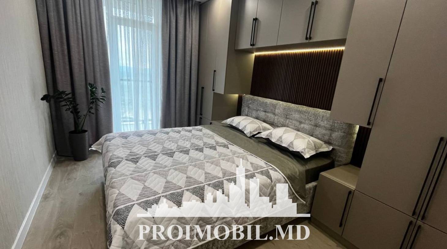 https://images.proimobil.md/ERY2aASIw8nQNeek0Q4EJRV2-vhBfFjszxdUf680u2A/watermark:0.75:so:0:30:0.39/resize:fill:1460:816:1/gravity:ce/bG9jYWw6Ly8vZXN0YXRlL2xyLzlmNWU2NzQ3LWMwMTctNGU4Yi1iMjM3LTU1OTZjOTFkZjk0Ni5qcGVn