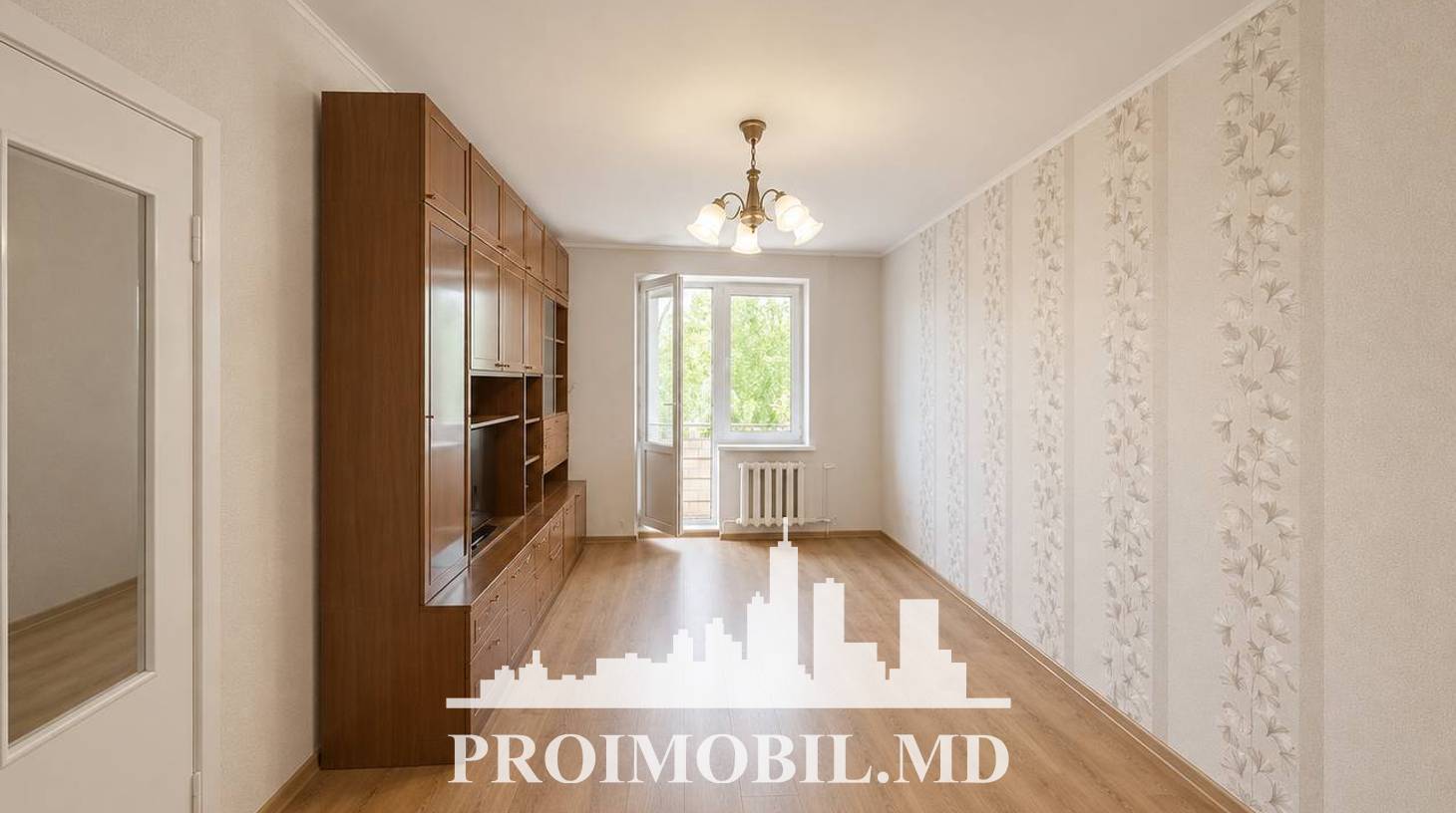 https://images.proimobil.md/ESNcKJ_acRVGcvvik_-k4e8VD0GUWkph83jxDEzdpDM/watermark:0.75:so:0:30:0.39/resize:fill:1460:816:1/gravity:ce/bG9jYWw6Ly8vZXN0YXRlL2xyL2EwYWIwNTE4LTMwZmMtNGMyMy04NmJkLTQwZjZjNTliM2ViNC5qcGVn