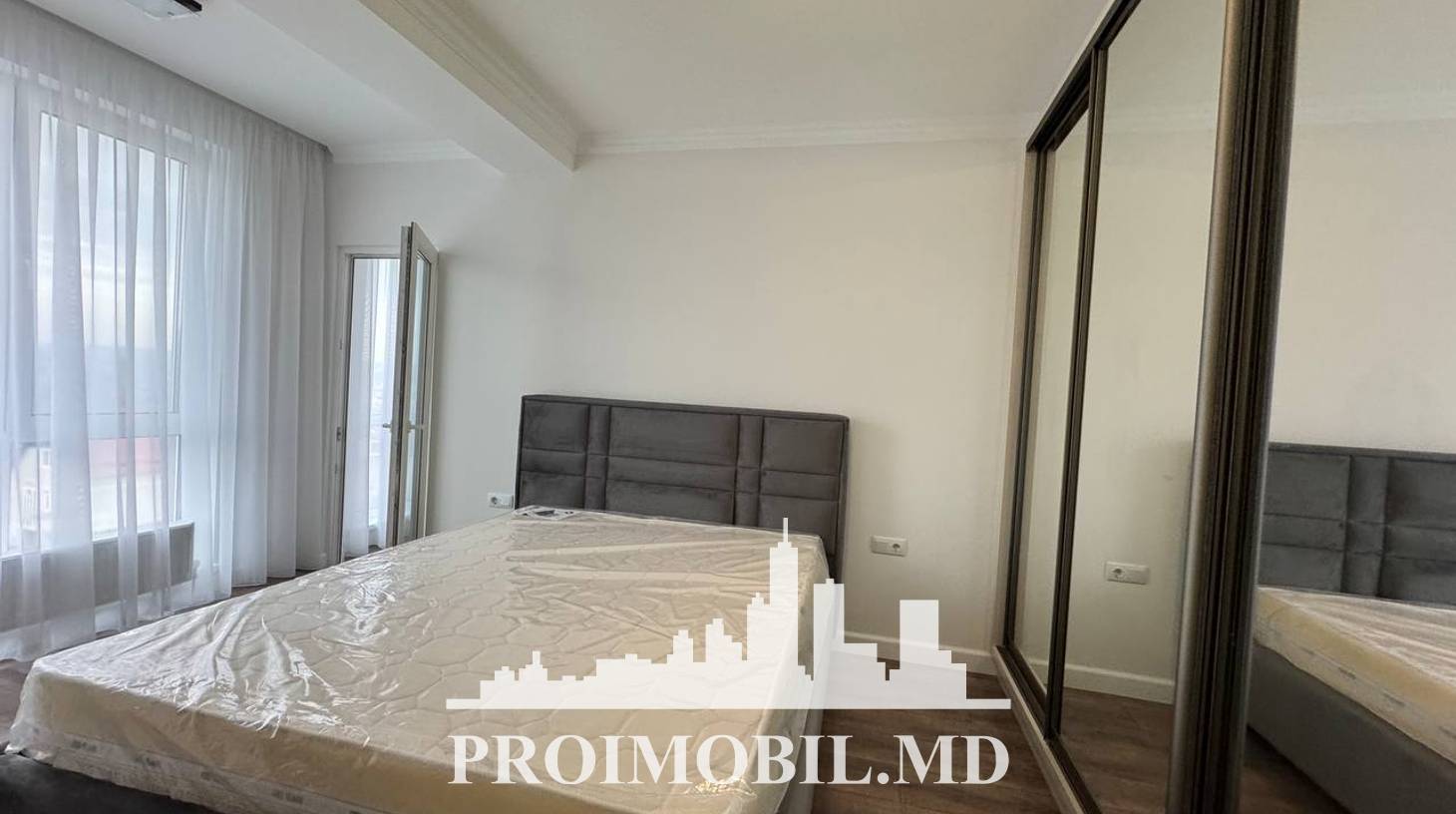 https://images.proimobil.md/ET7yohEmQ_Rn4icm6RCg5_vf0XXU3XPOhjDYJOyuiMI/watermark:0.75:so:0:30:0.39/resize:fill:1460:816:1/gravity:ce/bG9jYWw6Ly8vZXN0YXRlL2xyL2ZmYzQzN2ZmLWJmM2ItNGU2Zi1hNDY2LTlmNGQ5ZWM2Zjk1My5qcGVn