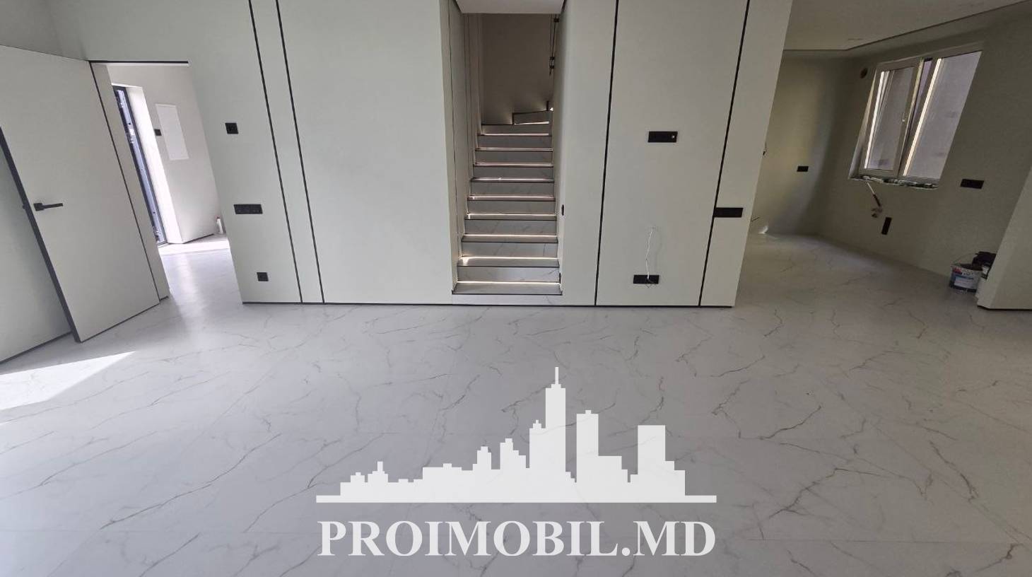 https://images.proimobil.md/ETiszWKHCiBbJCst3-_cLCZ8XXg0yJIg68urbqlCnRg/watermark:0.75:so:0:30:0.39/resize:fill:1460:816:1/gravity:ce/bG9jYWw6Ly8vZXN0YXRlL2xyL2YzOWRkYWYyLWY1NDgtNDIwYi1iMmY5LWQ1MTZmMjRiY2ExZS5qcGVn