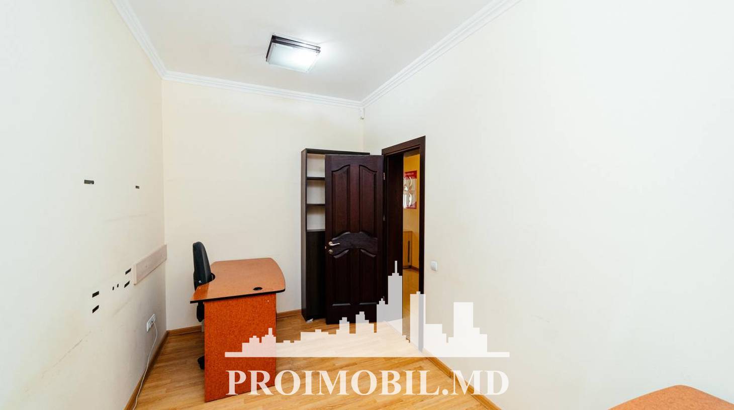 https://images.proimobil.md/EYXn74txJBeQPb1_0I4L46ZDKhlhnM9yzY_1PaStbyc/watermark:0.75:so:0:30:0.39/resize:fill:1460:816:1/gravity:ce/bG9jYWw6Ly8vZXN0YXRlL2xyLzk3OTI4YzBkLTg3N2QtNDNlZC1iYzRjLWNlNzc2YmRlYjJlNy5qcGVn