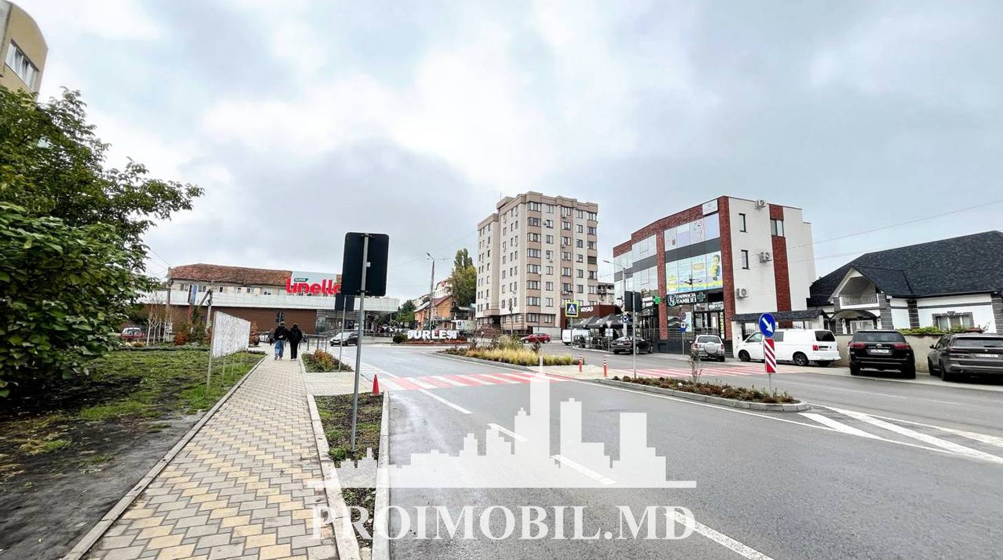 https://images.proimobil.md/EaXFGemxI4rXtC4Hn8hqiErPzGQ0mooD02qWBSdZkIE/watermark:0.75:so:0:30:0.39/resize:fill:1460:816:1/gravity:ce/bG9jYWw6Ly8vZXN0YXRlL2xyL2Y2MDVlNjZmLTVlZDYtNDVjYy1hZDE4LTQ4OWFmMmQxYjhhMS5qcGVn
