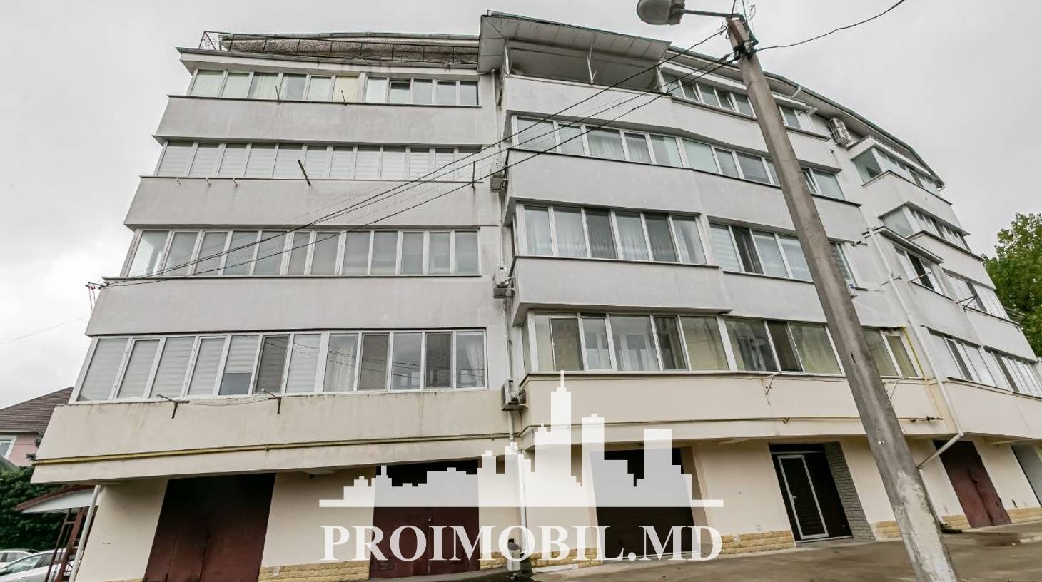 https://images.proimobil.md/EboOhVSZ6upCVARax3rf7s71zdrB0xnal-v0mSFz1og/watermark:0.75:so:0:30:0.39/resize:fill:1460:816:1/gravity:ce/bG9jYWw6Ly8vZXN0YXRlL2xyL2UwZTg1Y2FmLTE5MDQtNDFlYy04ZTg2LTU5MjI3NTI3NDdiMy5qcGVn