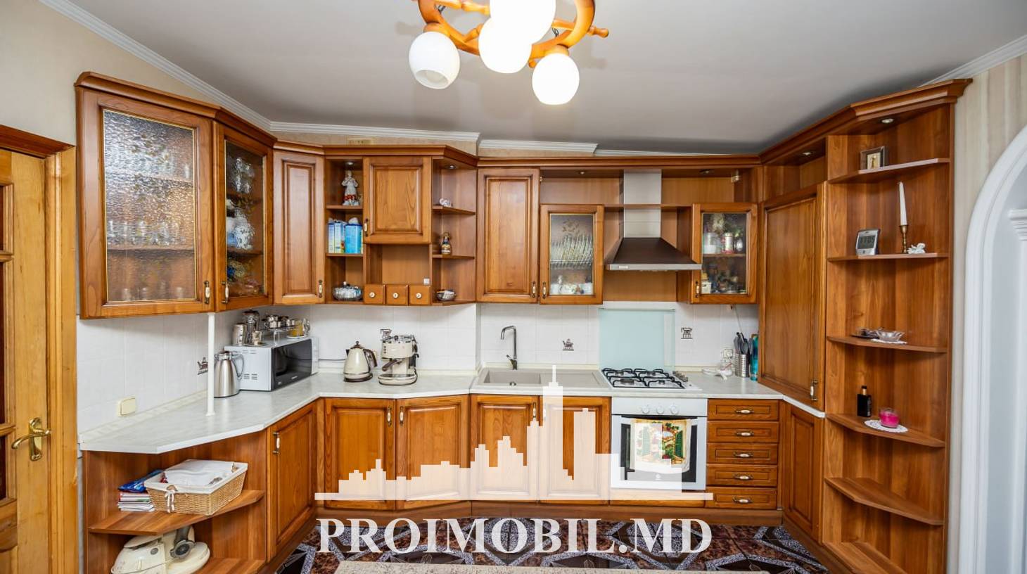 https://images.proimobil.md/Ed1mw3Qiitt7WRig8JrhrXDwOtnJg6TrHKaRivTuXGQ/watermark:0.75:so:0:30:0.39/resize:fill:1460:816:1/gravity:ce/bG9jYWw6Ly8vZXN0YXRlL2xyLzdlNzkyNTY0LWY1NzUtNDQ4OC04ZDc5LTlkYmVjMjEyZDhiOC5qcGVn