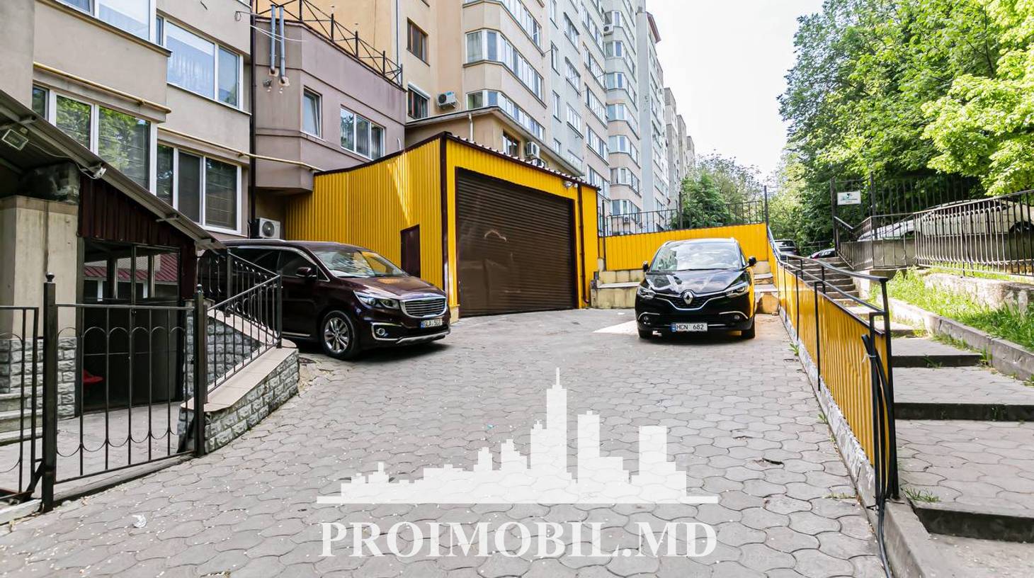 https://images.proimobil.md/Eg61EGb764Z8BcIJTpXPAW3hnAHARPbXsbjSKGGpvTQ/watermark:0.75:so:0:30:0.39/resize:fill:1460:816:1/gravity:ce/bG9jYWw6Ly8vZXN0YXRlL2xyLzUwN2Q0Nzc0LWU5M2MtNDMzOS05NDFjLTk4ZTNlNmY0NzdjNC5qcGVn