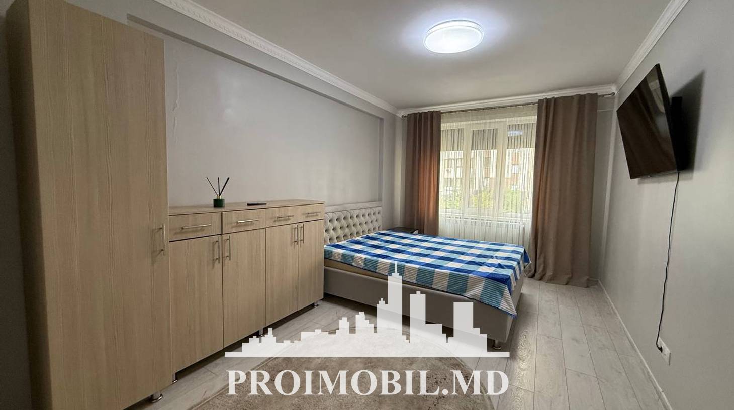 https://images.proimobil.md/Egn9h0dh_Coao0Ii2Dya7qhMxtX77NwBxDxBty_d_y0/watermark:0.75:so:0:30:0.39/resize:fill:1460:816:1/gravity:ce/bG9jYWw6Ly8vZXN0YXRlL2xyLzQ4YzFmZDMyLTBmYjAtNGUyYy05NmVhLWMxNzNjZDNhZjg4Yy5qcGVn