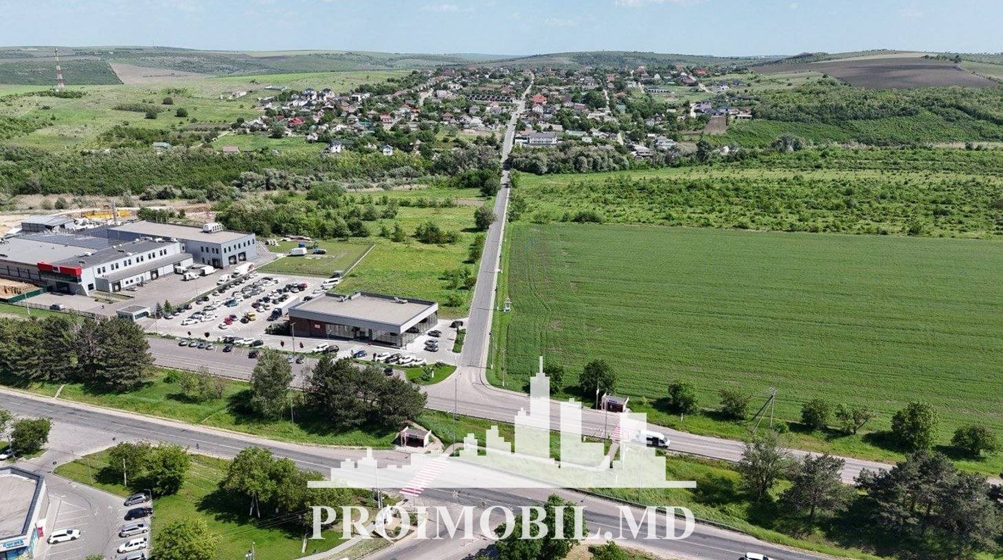 https://images.proimobil.md/Eh2TGoUMS030Ceab1uOMKVJLSBA7AMvTrZ0nupEA7mQ/watermark:0.75:so:0:30:0.39/resize:fill:1460:816:1/gravity:ce/bG9jYWw6Ly8vZXN0YXRlL2xyL2IyZGRjMThiLTdiNjAtNDlkMi04Mzk0LWJjNTYzMDRhYWI2YS5qcGVn