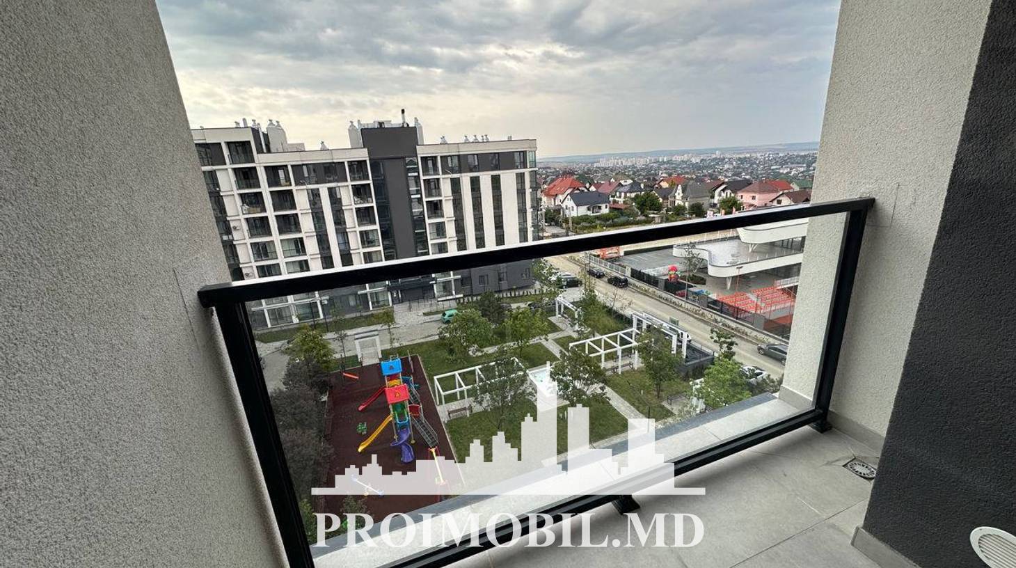 https://images.proimobil.md/Ekqd6cgGCLPD1g2PLmyd9sDjHypKVb3QU0UTISEfGBw/watermark:0.75:so:0:30:0.39/resize:fill:1460:816:1/gravity:ce/bG9jYWw6Ly8vZXN0YXRlL2xyLzZlNDdiNjVmLTM5M2UtNDUwNy04MTk1LTQ4ZmY2ZWI3ZDI3YS5qcGVn