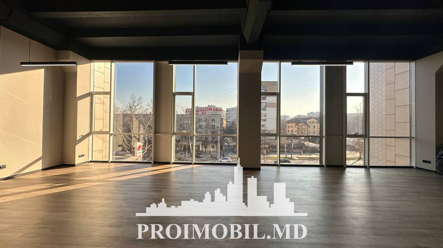 https://images.proimobil.md/Eo7t0zwfAYzNreff8lFi2kUs97AFTb8wCzhhoZtgL2o/watermark:0.75:so:0:30:0.39/resize:fill:1460:816:1/gravity:ce/bG9jYWw6Ly8vZXN0YXRlL2xyL2FkNGQ5NjIxLWM0NWYtNDAxNC1iOTgxLTVhNWY0ZDdlMzQxYy5qcGVn