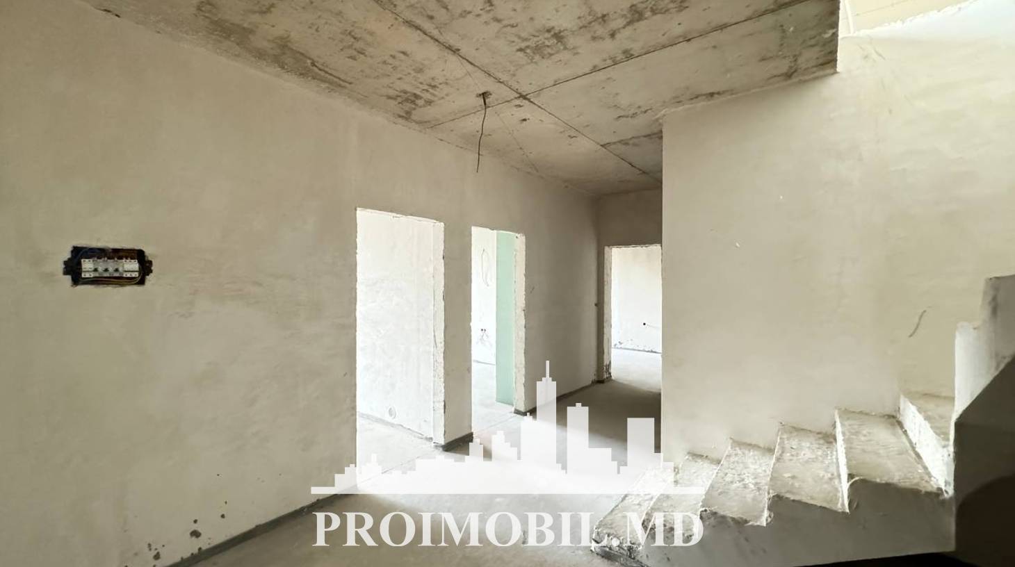https://images.proimobil.md/EphbHWJf_G129zA6J5yXLlPQ-nISSnEmtFqBU-PjYX0/watermark:0.75:so:0:30:0.39/resize:fill:1460:816:1/gravity:ce/bG9jYWw6Ly8vZXN0YXRlL2xyLzY1NWU5ZDUzLTIwOWUtNGQwYy1hNjgwLTc5ZjEyNjc0MzIzNy5qcGVn