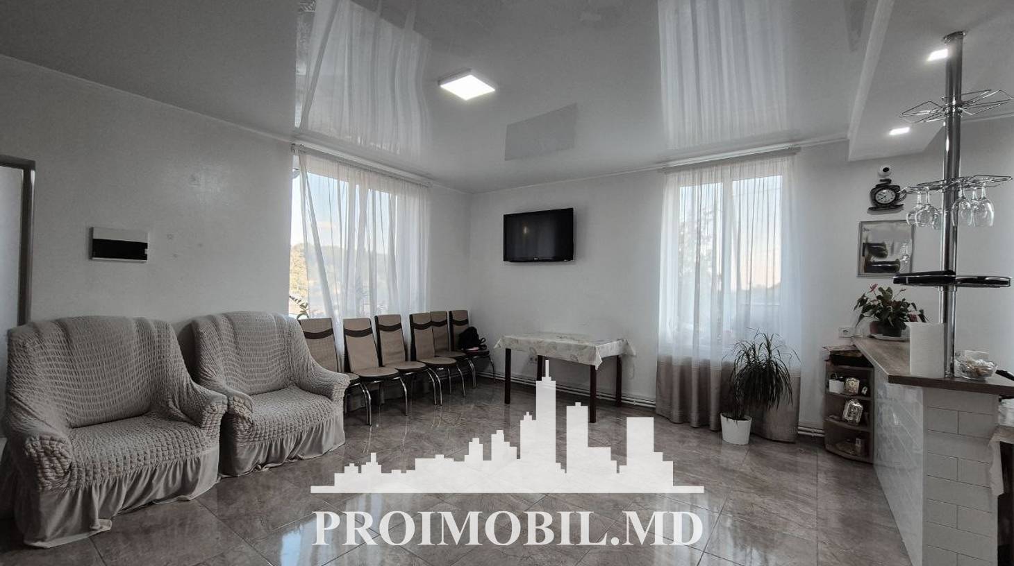 https://images.proimobil.md/EpyxmHrxkAAfSOCaq5AhTw6M16P_gk-SnPFZJAvIUbI/watermark:0.75:so:0:30:0.39/resize:fill:1460:816:1/gravity:ce/bG9jYWw6Ly8vZXN0YXRlL2xyLzRlYmZhODhhLTMyNmUtNDRjMC1iZTc0LTA4YjFiYzJhMWI4YS5qcGVn