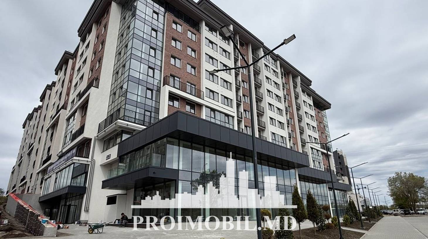 https://images.proimobil.md/ExiOoriVjXflb1NmR_QV3nfrgMi0NCwF4ysbOria-6A/watermark:0.75:so:0:30:0.39/resize:fill:1460:816:1/gravity:ce/bG9jYWw6Ly8vZXN0YXRlL2xyL2JkMjYwZDI0LWU2ZDUtNDY3ZC05ODRhLWZmYTNmMWNhZjYxNy5qcGVn