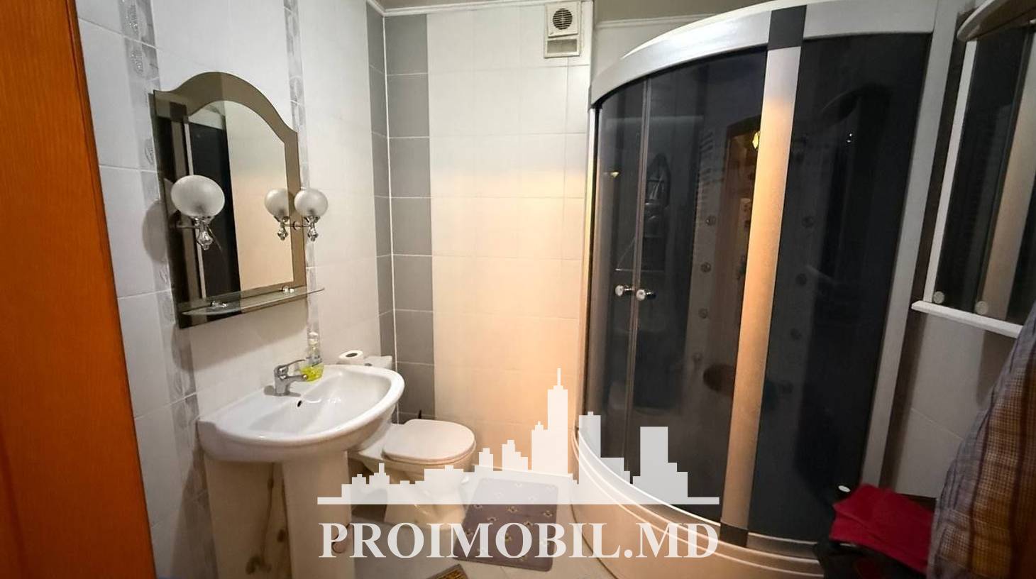 https://images.proimobil.md/EyqfxFNar8GXnHBrO5ESOYzl_sZ-qGb8KOKdyDdXH_o/watermark:0.75:so:0:30:0.39/resize:fill:1460:816:1/gravity:ce/bG9jYWw6Ly8vZXN0YXRlL2xyLzg3YjhjZGRiLWI3YjQtNDRlZi04ZTAzLTAyMTg0OTM4NWFjZS5qcGVn