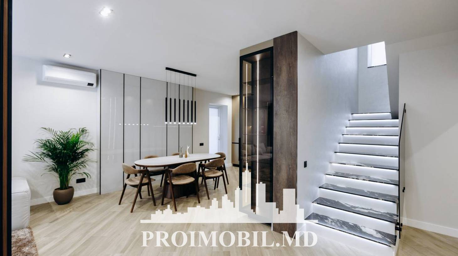 https://images.proimobil.md/EzYnhWGZOcu15Wio9K0PtDNShfWz8oz8FvQ47YyI02U/watermark:0.75:so:0:30:0.39/resize:fill:1460:816:1/gravity:ce/bG9jYWw6Ly8vZXN0YXRlL2xyL2IyZTdhMTUzLTBjZDMtNDA0OC1iNjBiLThlOGRmMDYyZTcwNC5qcGVn
