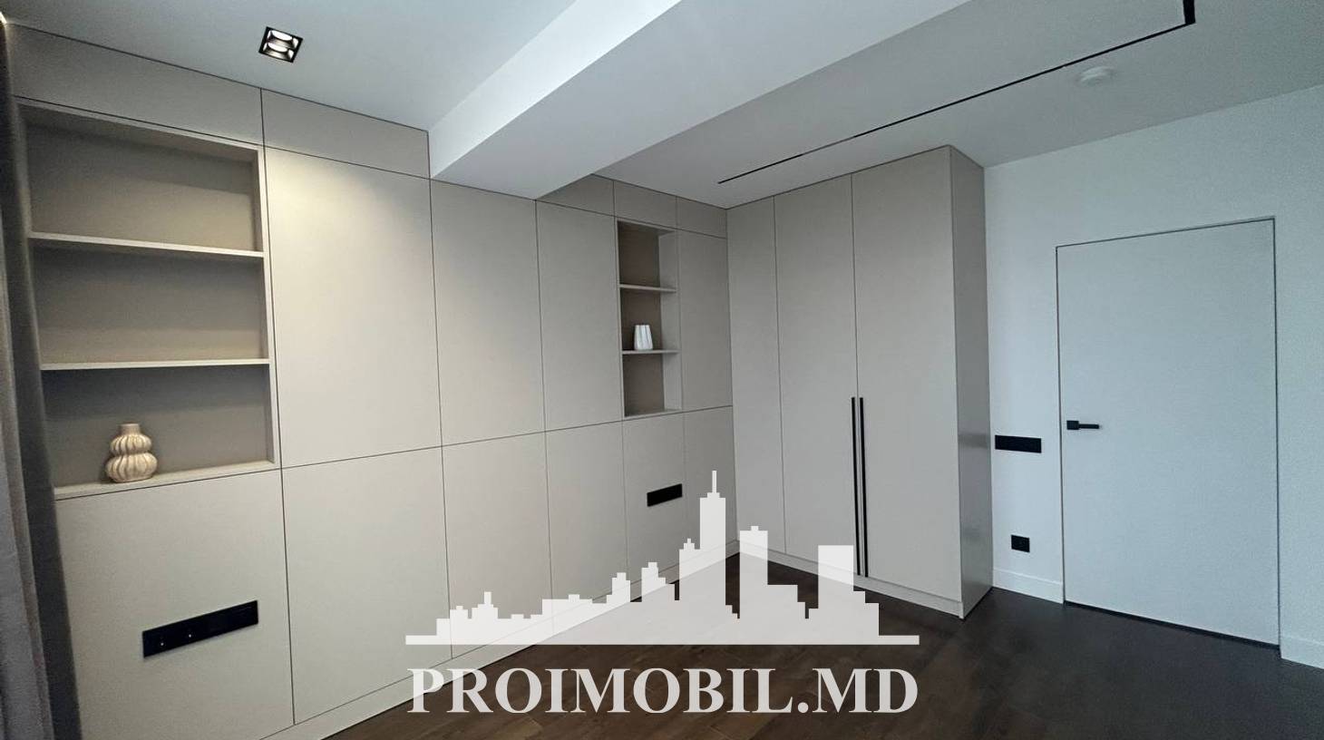 https://images.proimobil.md/EzzE3jg0V_veTBhpiR4ml6ab0da_LgktP8uD9om74To/watermark:0.75:so:0:30:0.39/resize:fill:1460:816:1/gravity:ce/bG9jYWw6Ly8vZXN0YXRlL2xyL2EwZmEyYTAxLTYxZmMtNDViOC1hMTBmLWJmYTY5MGM0NDRjZi5qcGVn