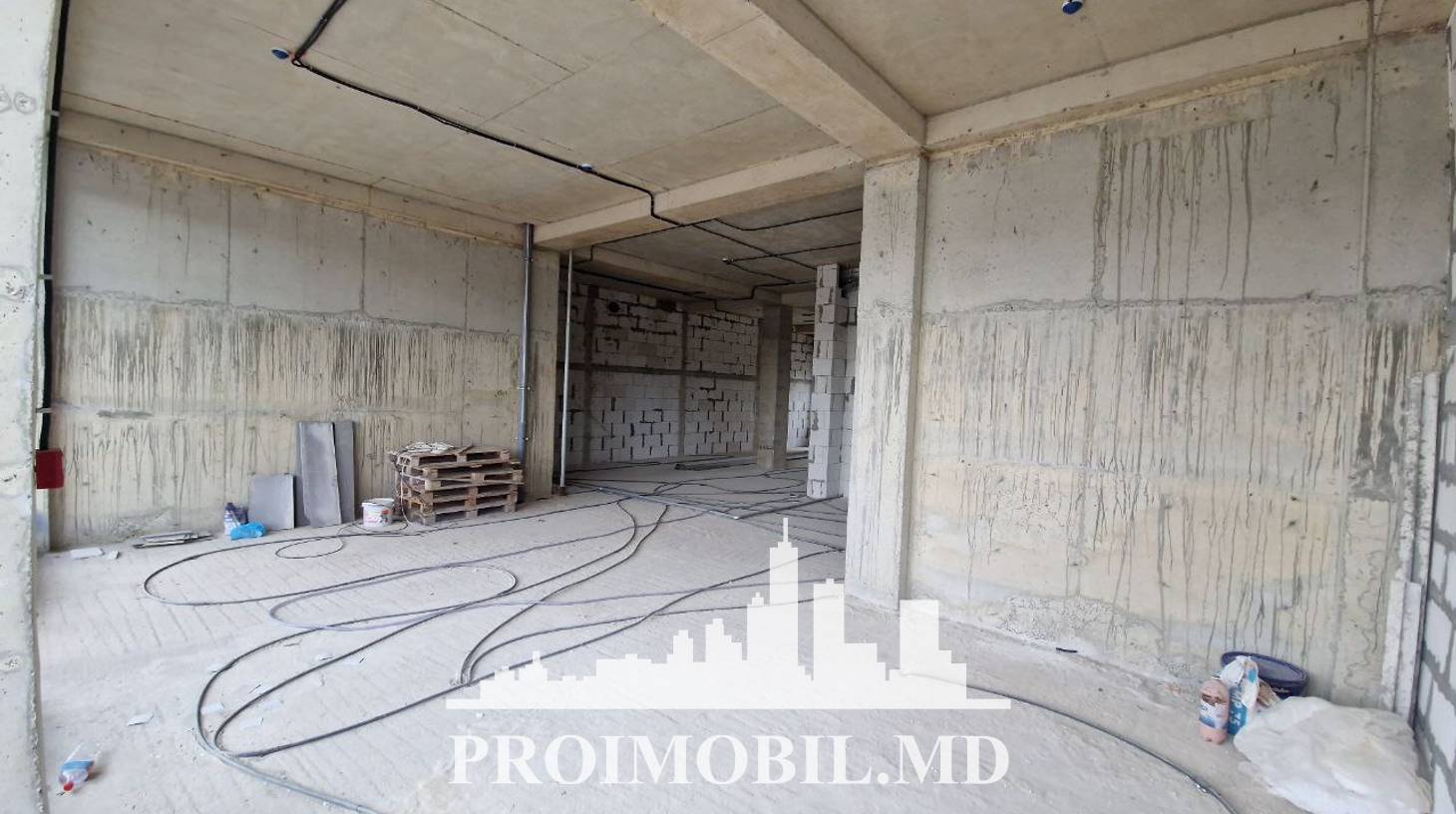 https://images.proimobil.md/F1GqCnKXrdkv3P92a0AtBZ8nttvyLRmzrf3KsrW4Kn8/watermark:0.75:so:0:30:0.39/resize:fill:1460:816:1/gravity:ce/bG9jYWw6Ly8vZXN0YXRlL2xyLzIxYzgyZmY4LWZjN2UtNDgyNy05MmIwLTgxZjcyMzVmNTgxZi5qcGVn