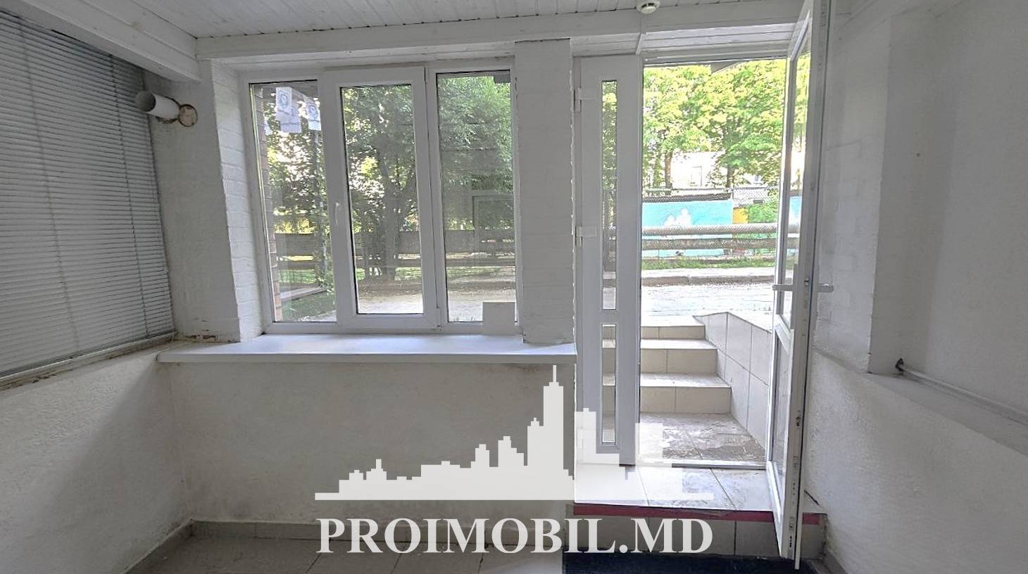https://images.proimobil.md/F3DUyGn68nPSICP7mb4CPg_dfnFnVT0AC8h-bzCGkio/watermark:0.75:so:0:30:0.39/resize:fill:1460:816:1/gravity:ce/bG9jYWw6Ly8vZXN0YXRlL2xyL2FmZDJiMjg3LTdjM2UtNDdkMi1iZTE0LTY0NTlhYWZkYTg0Yy5qcGVn
