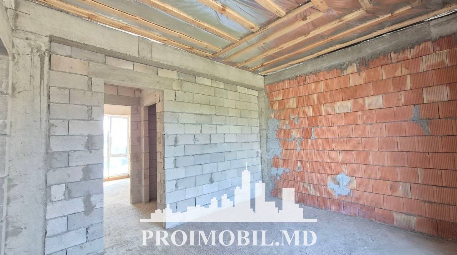 https://images.proimobil.md/F4-vL551vKQWt0aX0Bp0xu_-oRnzNH5RUjlTfr2T7y8/watermark:0.75:so:0:30:0.39/resize:fill:1460:816:1/gravity:ce/bG9jYWw6Ly8vZXN0YXRlL2xyLzMyMjMxZGM0LTRmYTAtNGIwMS1iYjIxLWMwZDkyYjJmMTEyYy5qcGVn