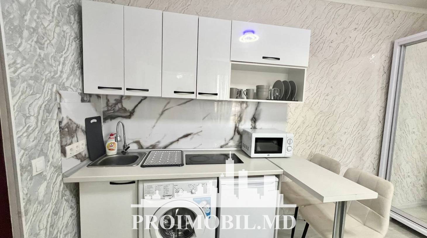 https://images.proimobil.md/F4kRlzxnICZXHruakzlFyUVL-18WTt7-vgtxYJUg8WQ/watermark:0.75:so:0:30:0.39/resize:fill:1460:816:1/gravity:ce/bG9jYWw6Ly8vZXN0YXRlL2xyLzQzNmQyNDUyLWUzYzctNGZhMS04ZjAxLWJmNDFhYmFhZmRhZS5qcGVn