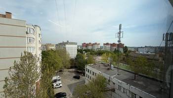 https://images.proimobil.md/F5uMUN1fxL6NWbvzje5iXjgozfTeV18lUWlROEN-EUg/resize:fill:350:198:1/gravity:ce/bG9jYWw6Ly8vZXN0YXRlL2xyL2E1ZTI0ODljLThmZjEtNDQ3ZS05MTU2LWRlZWVmOGUzMGIzYy5qcGVn