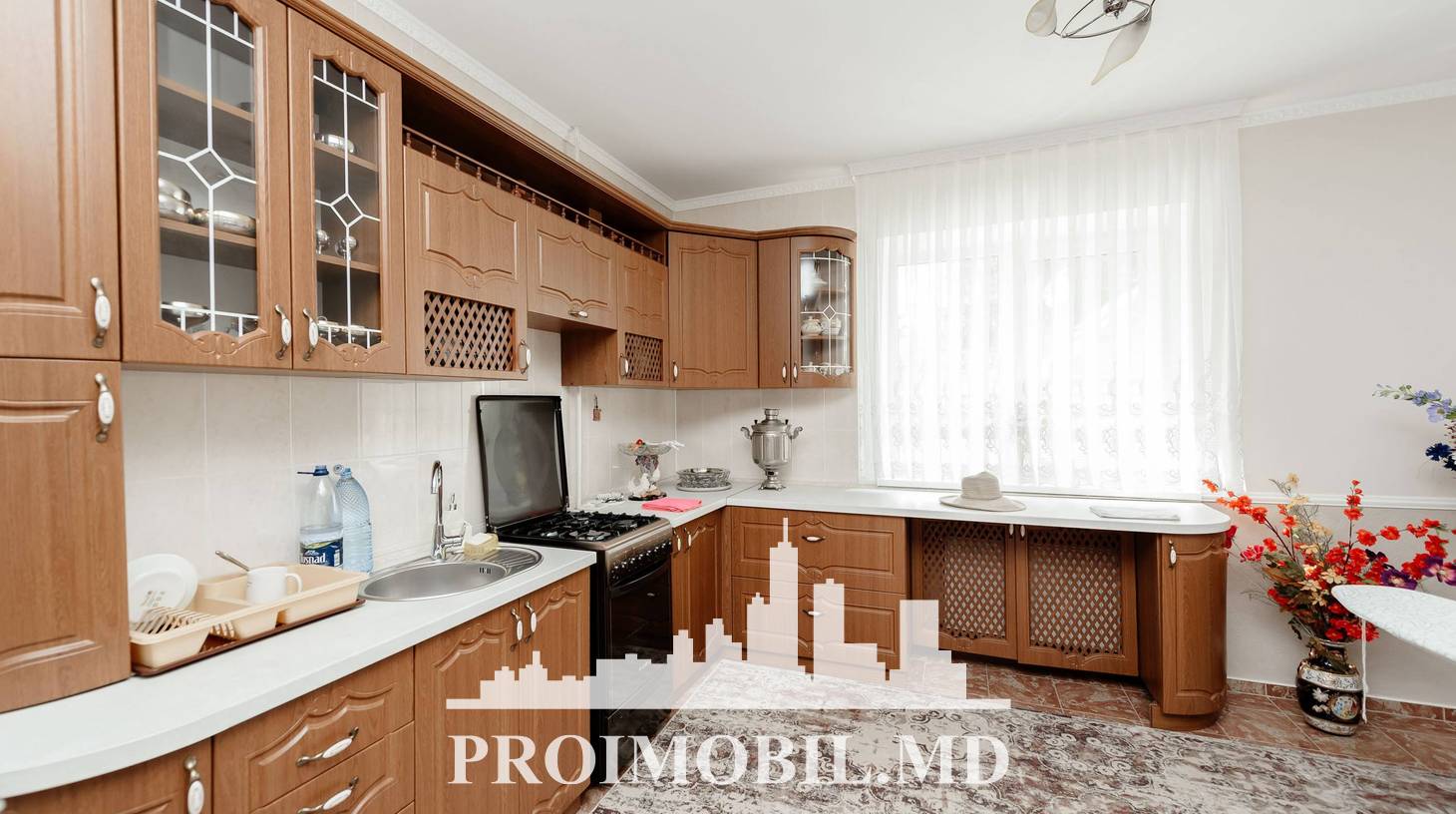 https://images.proimobil.md/F7oIPCHWn9yqiltr0MjE-4MS8reWbhNKP2V1VYP67qQ/watermark:0.75:so:0:30:0.39/resize:fill:1460:816:1/gravity:ce/bG9jYWw6Ly8vZXN0YXRlL2xyLzI4YThjOTcxLTZiNmEtNGMzOS1hMTg5LTQ4Y2E1ZGJjYmZmMy5qcGVn