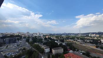 https://images.proimobil.md/FCEnqHHfwidA31o7AVW1OjBgAMFHFeTooma3VZvnDos/resize:fill:350:198:1/gravity:ce/bG9jYWw6Ly8vZXN0YXRlL2xyL2ZlMTllYjJkLWIwNDItNDlhNS04Y2JiLTgxNzllOTM0NzUxZC5qcGVn