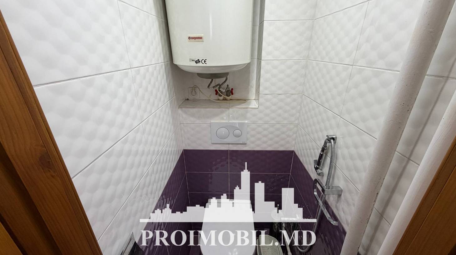 https://images.proimobil.md/FCzoHAKng7HlhI2Pk5U4AfrZ8-0i7QoHqIlFv4JVCW0/watermark:0.75:so:0:30:0.39/resize:fill:1460:816:1/gravity:ce/bG9jYWw6Ly8vZXN0YXRlL2xyLzZkZTU0OGJiLTYzY2UtNDc5ZC1iM2M4LThlNTVlOGY3OWMzZS5qcGVn
