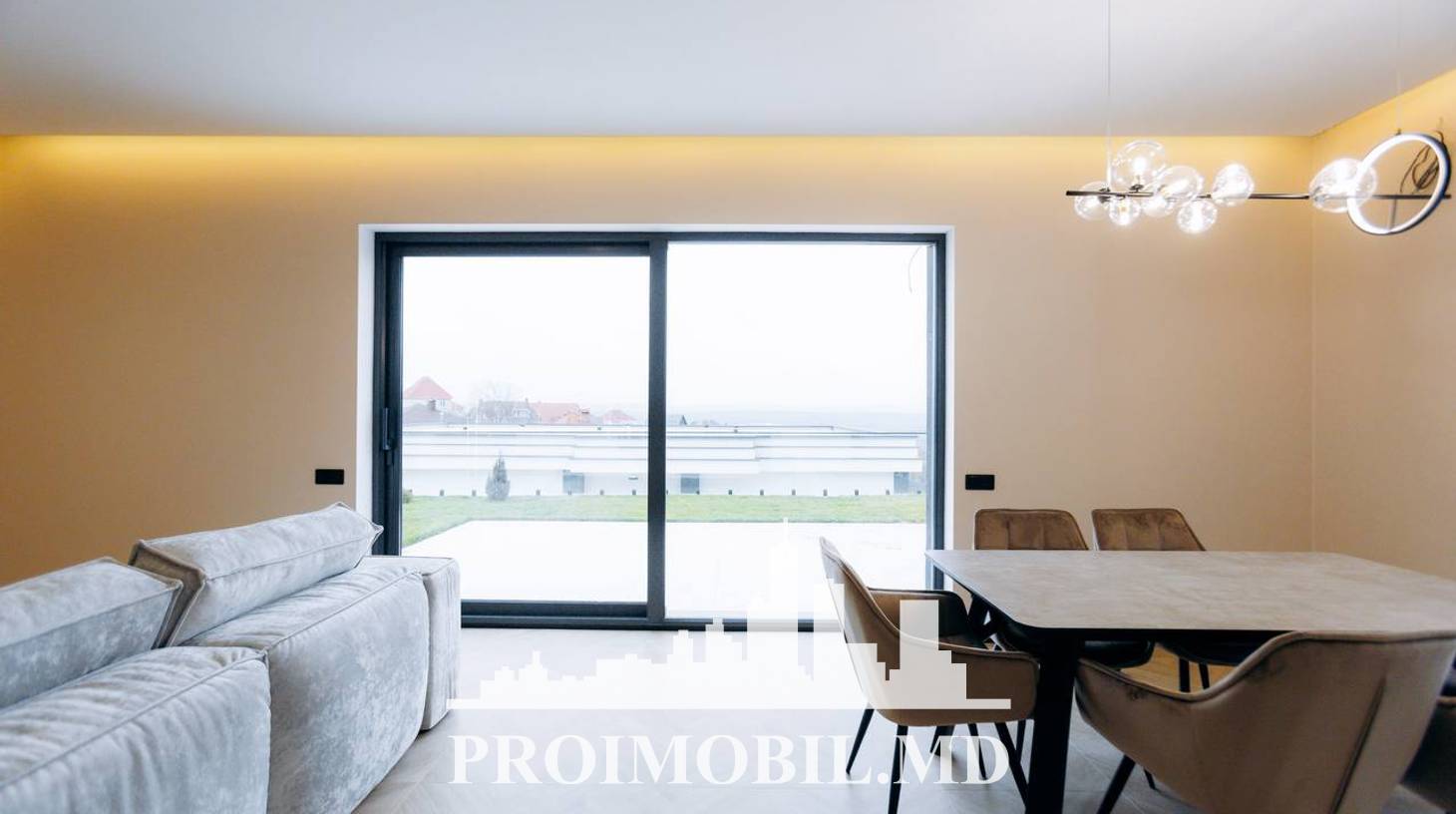 https://images.proimobil.md/FDtmEPhN-MoF2-7-lMUJ4A2LG9zmsz3o9Kw5jveGgqA/watermark:0.75:so:0:30:0.39/resize:fill:1460:816:1/gravity:ce/bG9jYWw6Ly8vZXN0YXRlL2xyLzcyZGE3N2UyLWM2ZmQtNDQyZi05MGIxLWFhODQ2MDg0MDJlMS5qcGVn