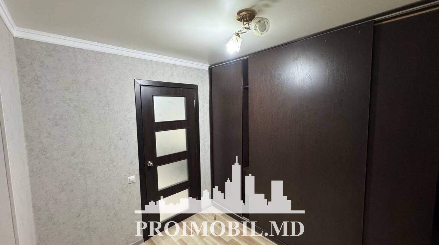 https://images.proimobil.md/FFvNQQ3AxyTcOQLTEL_3UJz0fXfaV6U21CNgOHlyyrE/watermark:0.75:so:0:30:0.39/resize:fill:1460:816:1/gravity:ce/bG9jYWw6Ly8vZXN0YXRlL2xyL2I1ZjhmOTdiLTkxMmYtNDE4Yi1hOTRlLTg0NGIxYzAxODU1MS5qcGVn
